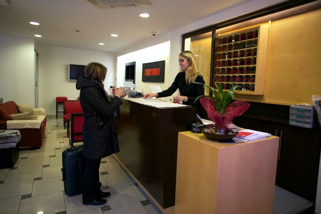 Hotel Davide Риволи Екстериор снимка